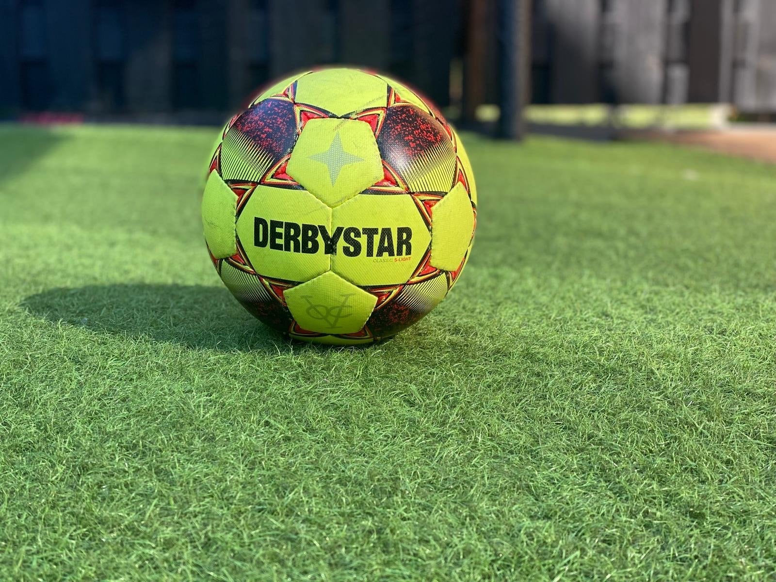Derbystar Voetbal - Geel/Rood, Maat XL, Ophalen of Verzenden, Zo goed als nieuw, Bal