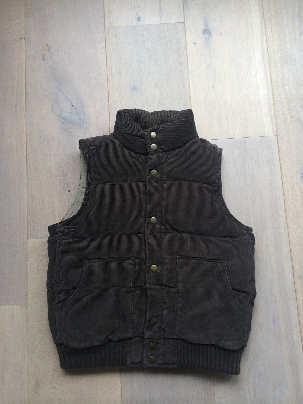 Nieuw: bruine corduroy bodywarmer van GAP maat 116 - 6/7jaar, Ophalen of Verzenden, Nieuw, Jongen, Jas