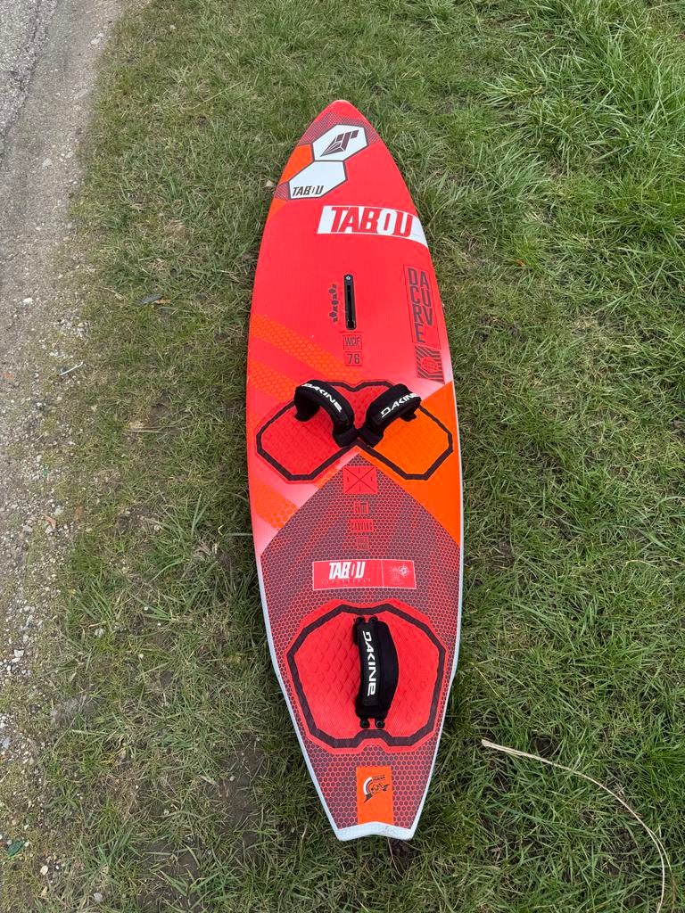 Tabou windsurfboard & GA Sails, Gebruikt, Minder dan 250 cm, Ophalen of Verzenden, Met vin(nen)