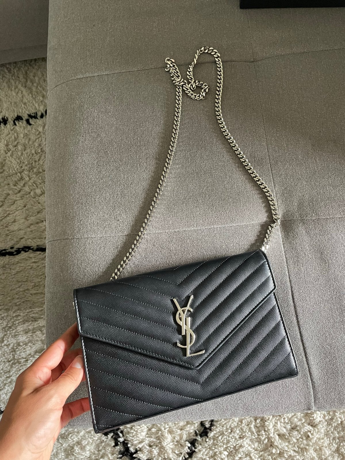 Saint Laurent Classic Cassandre Chain Wallet Zwart, Ophalen, Zo goed als nieuw, Zwart, Schoudertasje