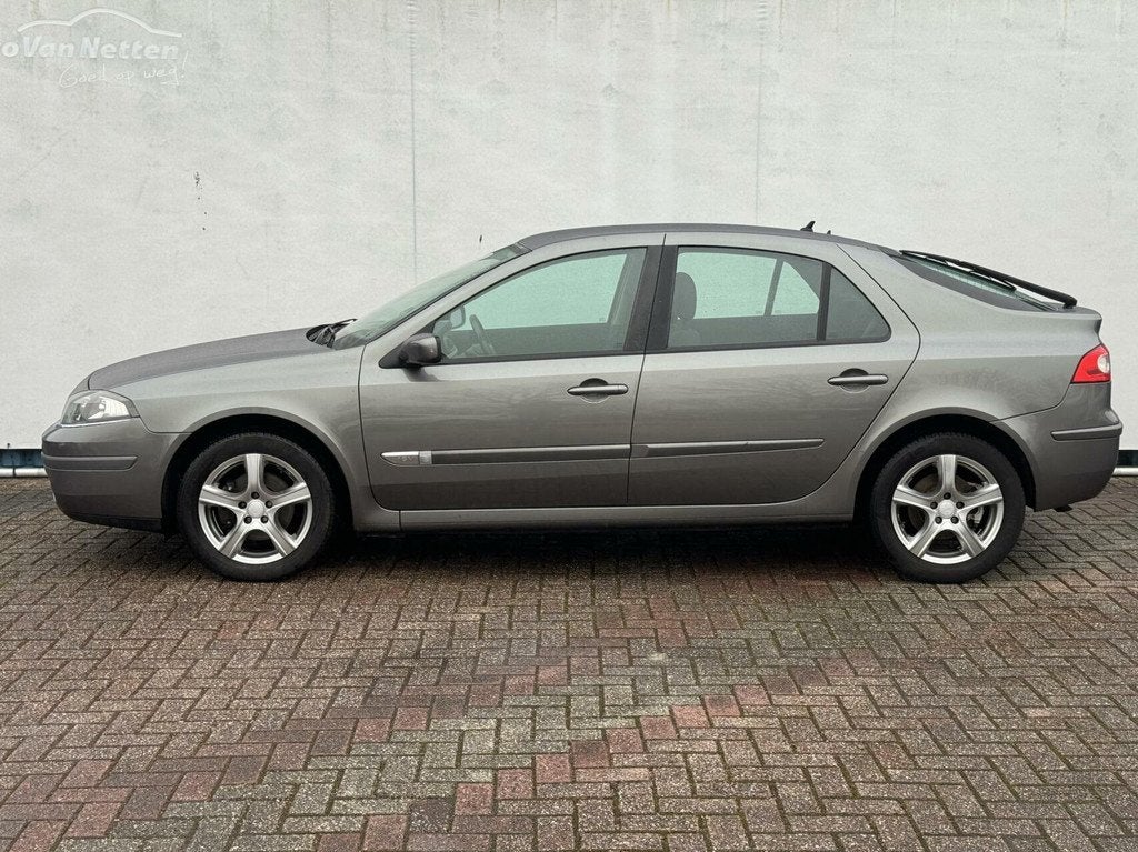 Renault Laguna 1.6-16V 112pk, Clima, Gr.Navi,Lmv,Tech Line, Laguna, Stof, Gebruikt, Zwart