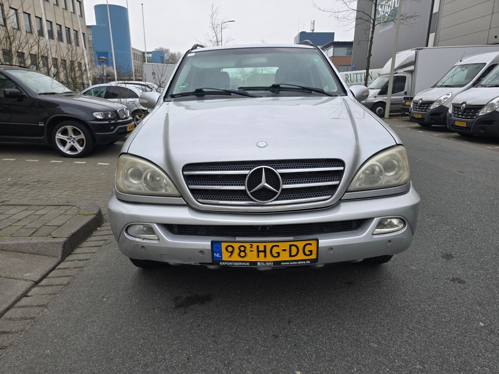 Mercedes-Benz ML LPG4.3 APK29.3.2027ja2000 export km 289500, Automaat, 8 cilinders, 2131 kg, Leder