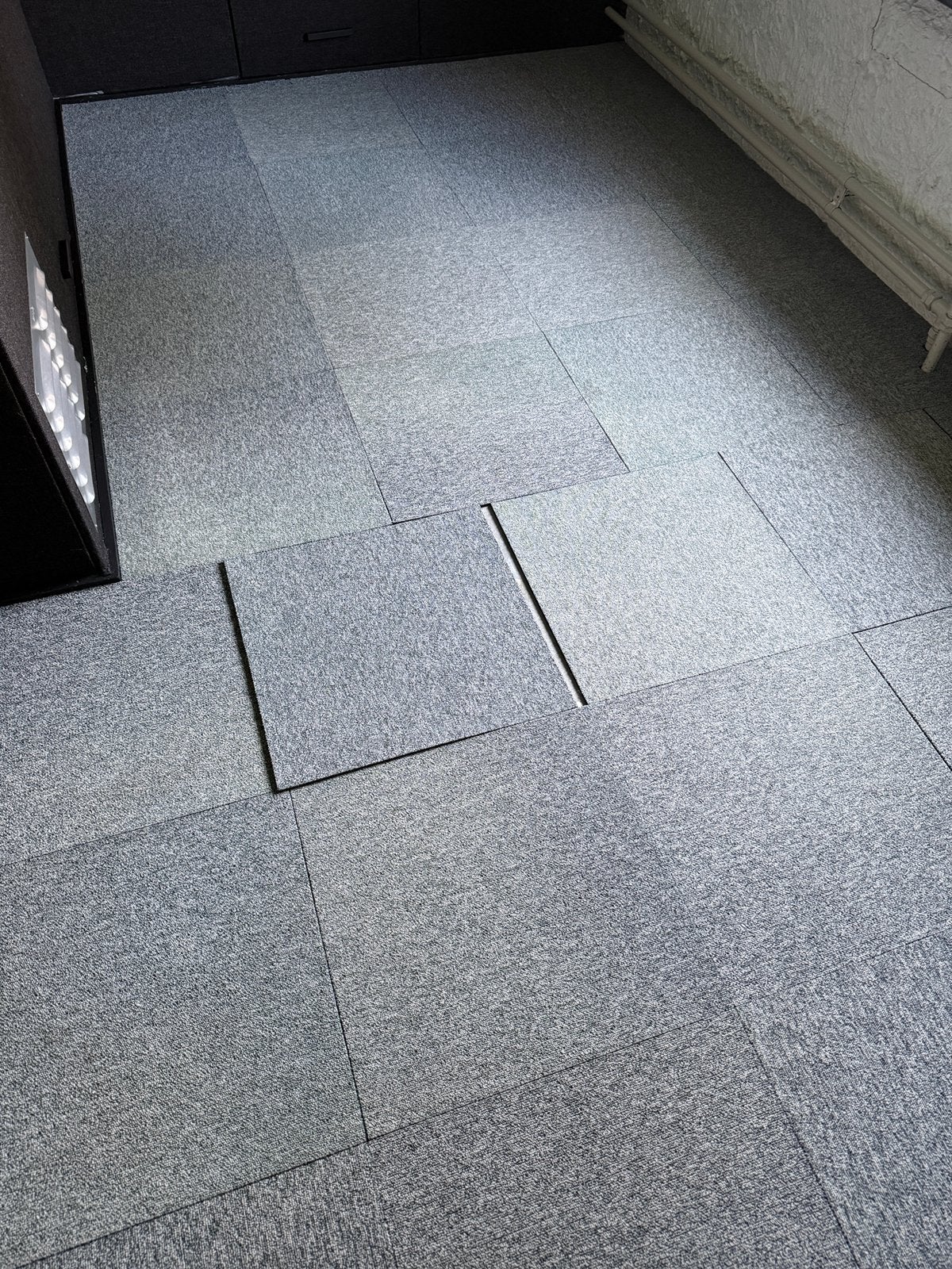 Tapijt tegels Grijs, Ophalen, Zo goed als nieuw, 25 tot 50 m², Tapijttegels
