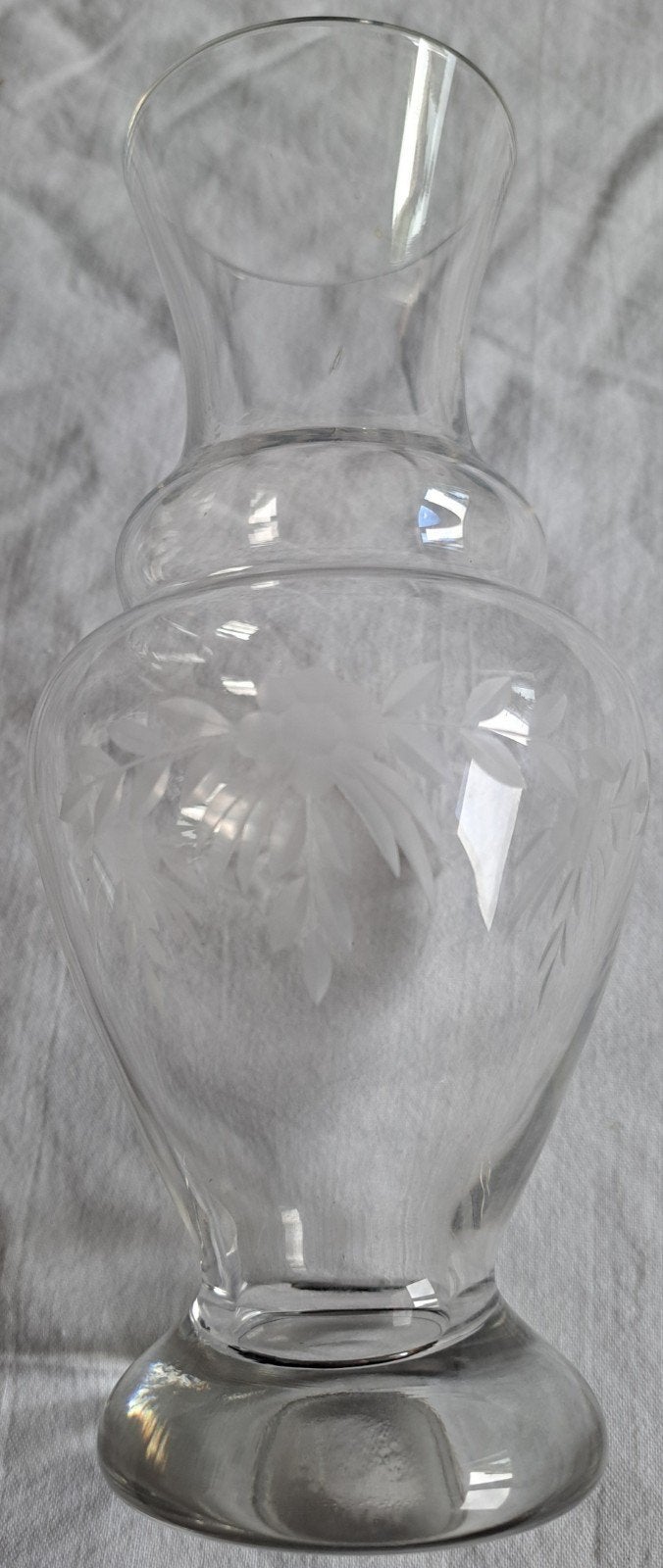 vintage Glazen vaas met gegraveerd bloemmotief, Ophalen of Verzenden