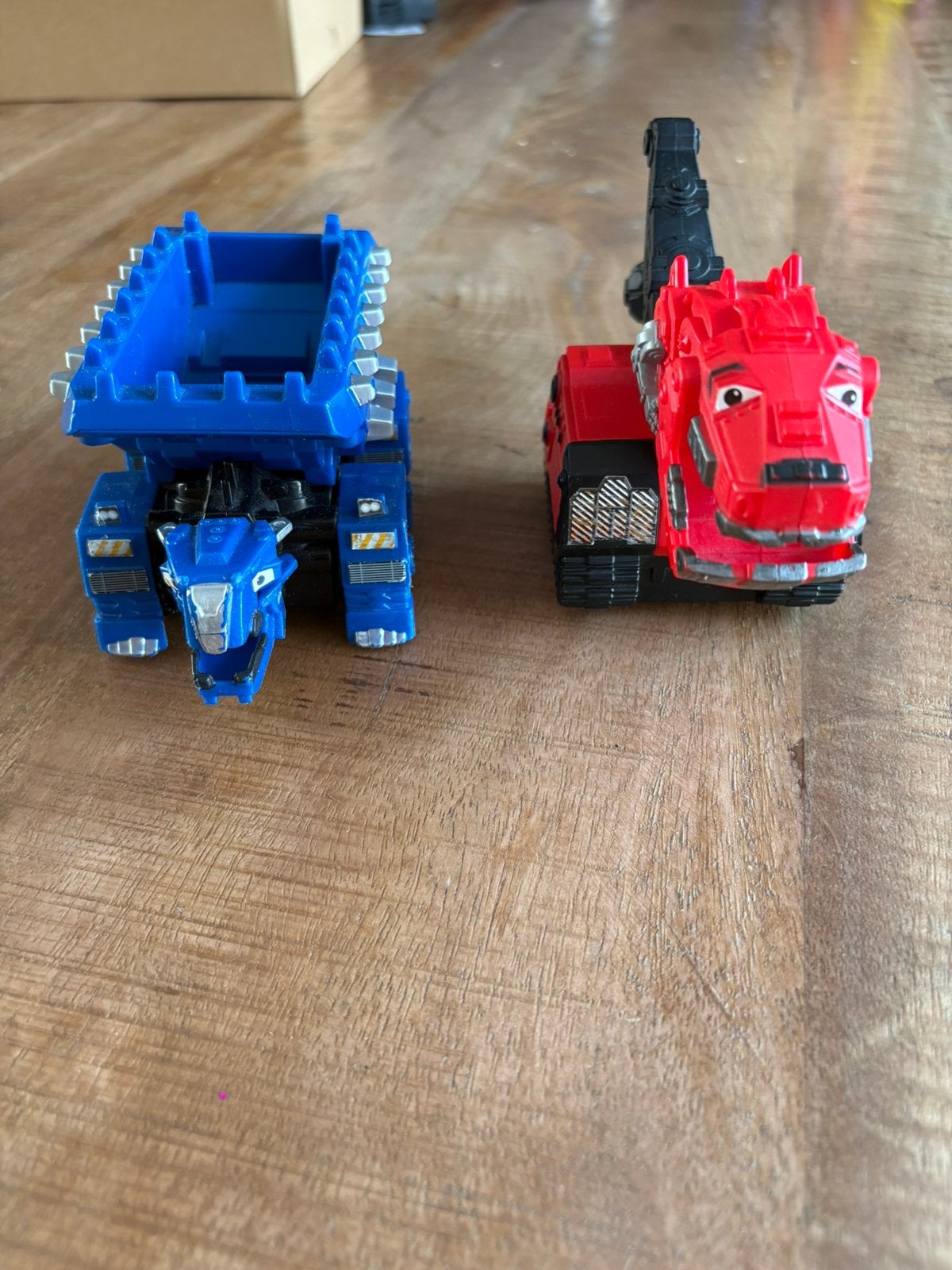 Dinotrux, Ophalen, Gebruikt