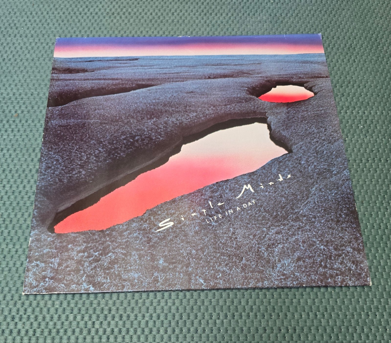 simple minds life in a day lp, Cd's en Dvd's, Ophalen of Verzenden, Gebruikt, 12 inch, Poprock
