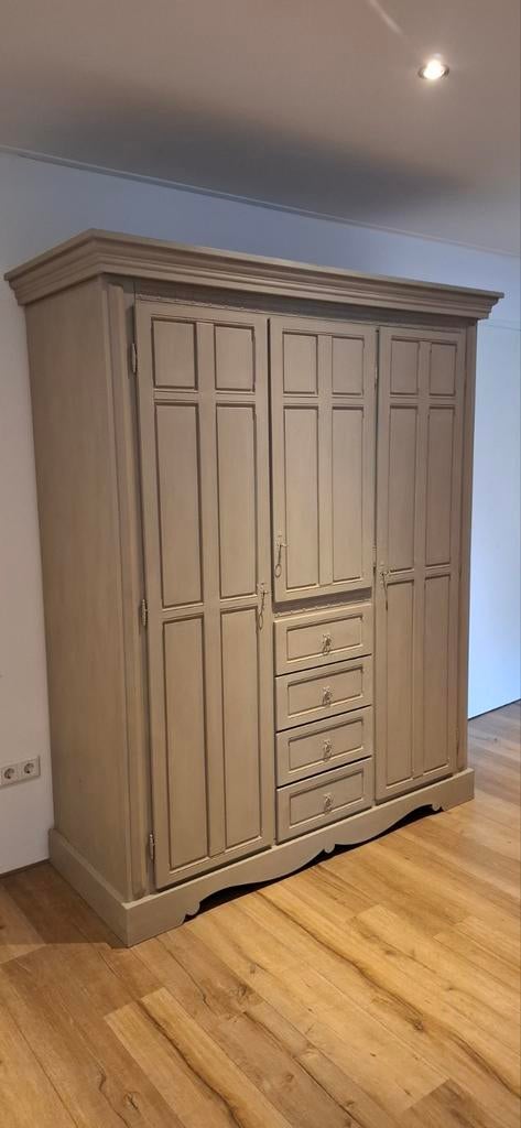 Mooie houten kast, hand geschilderd, Gebruikt, 200 cm of meer, 150 tot 200 cm, Teakhout
