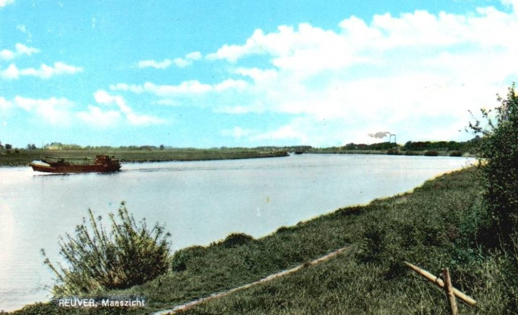 Reuver (L) Maasgezicht 1970 -  binnenvaart-, Ophalen, 1960 tot 1980, Gelopen, Limburg
