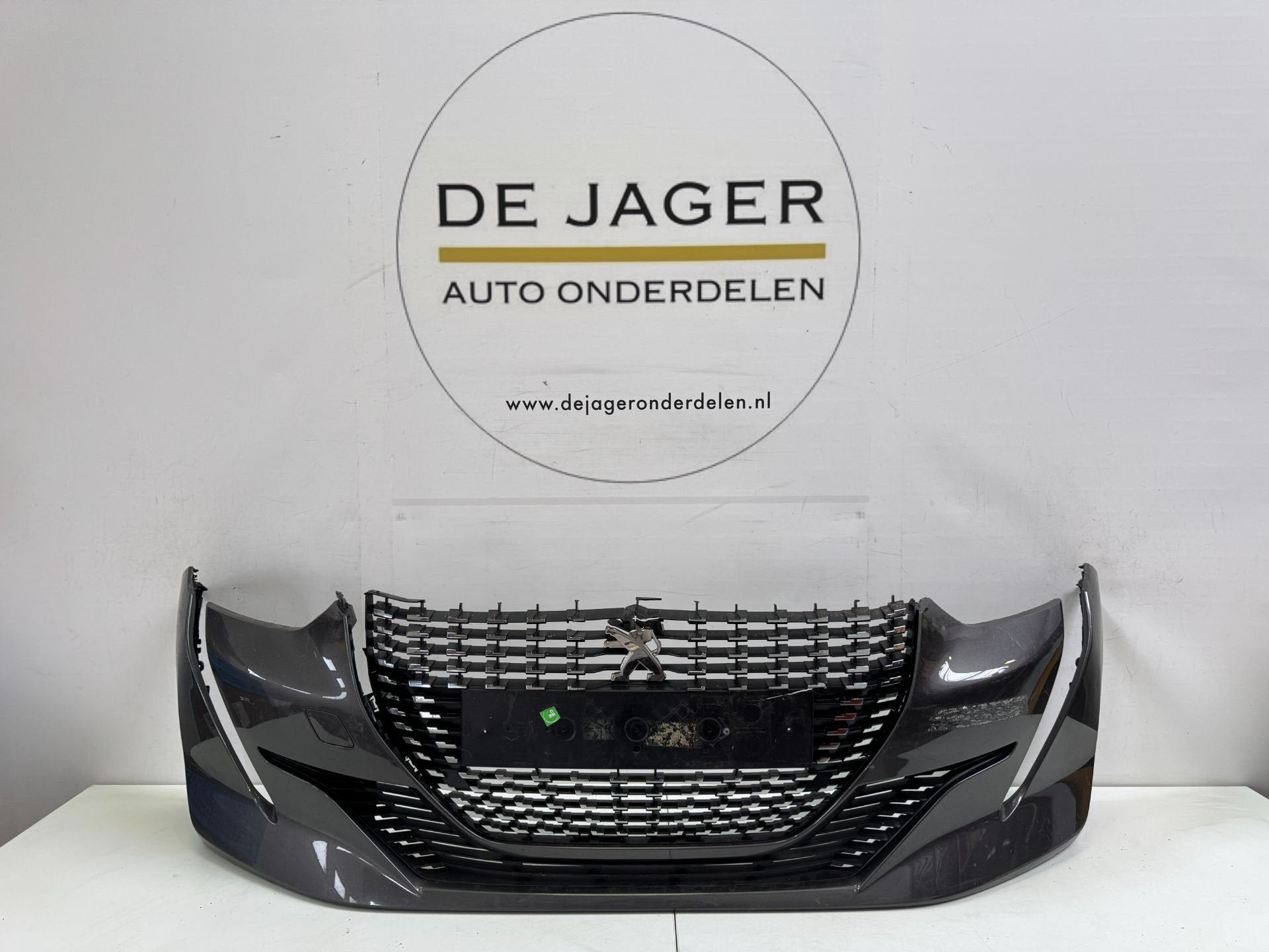 PEUGEOT 208 II VOORBUMPER BUMPER, Taurusavenue 1
2132 LS  Hoofddorp, NL, Gebruikt, Contact.group@renault.com, Ophalen of Verzenden