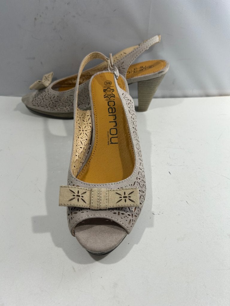 Carrou, maat 39 licht grijze slingbacks, Verzenden, Sandalen of Muiltjes, Zo goed als nieuw, Grijs