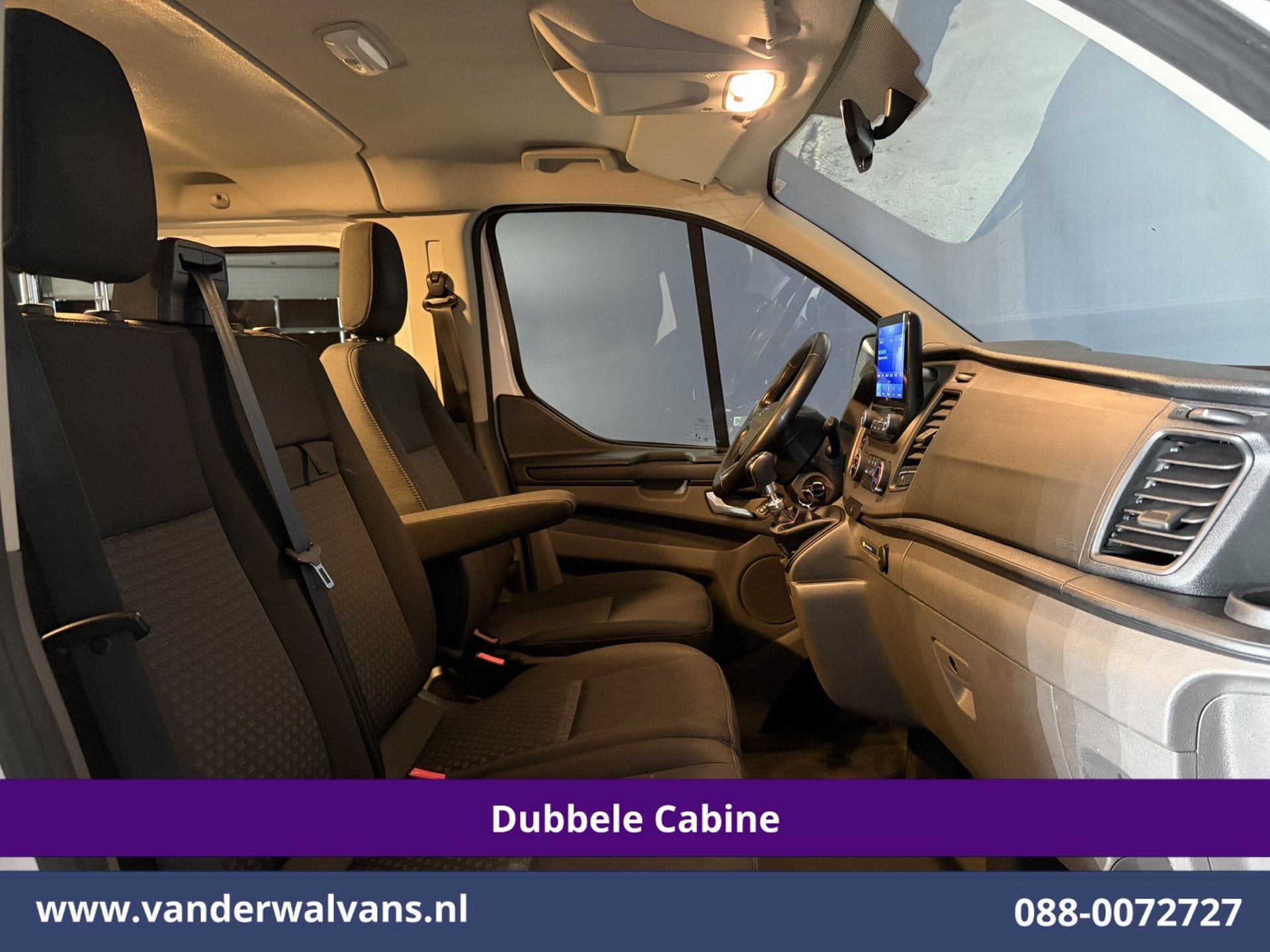Ford Transit Custom 2.0 TDCI 130pk L2H1 Dubbele Cabine Euro6, Voorwielaandrijving, 4 cilinders, 2800 kg, Wit