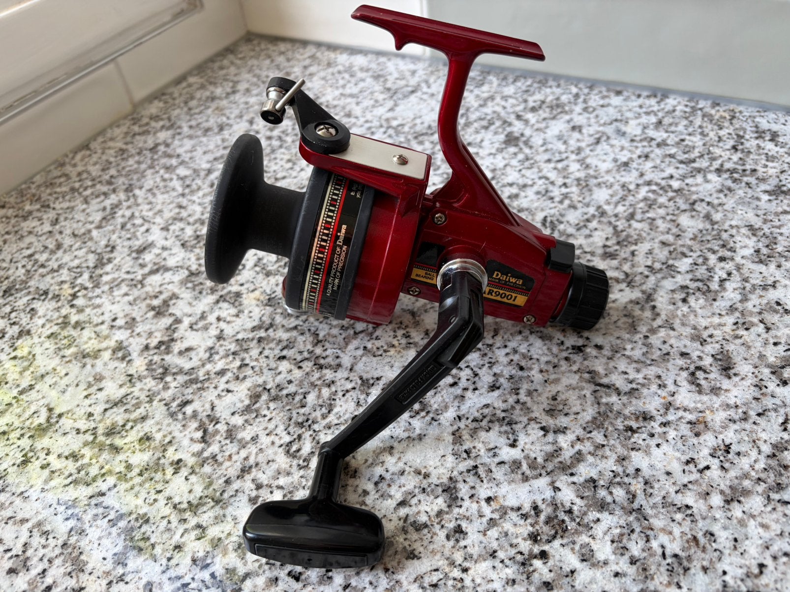 Daiwa AR9001 strandmolen, oude maar nooit gebruikt, Ophalen of Verzenden, Zo goed als nieuw, Molen