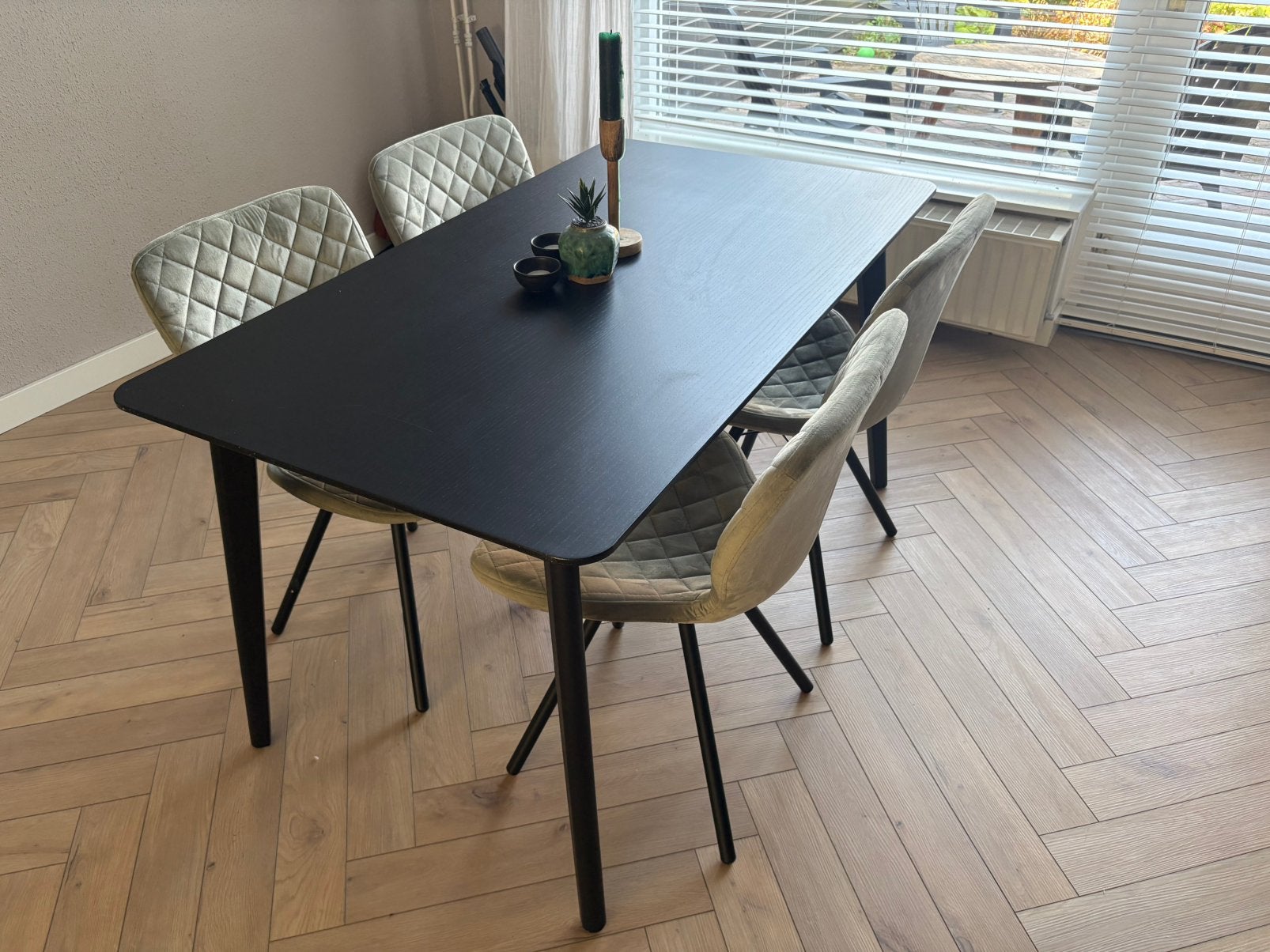 Zwarte IKEA tafel type Lisabo 140x78, Ophalen, Zo goed als nieuw, 75 m² of meer, Laminaat