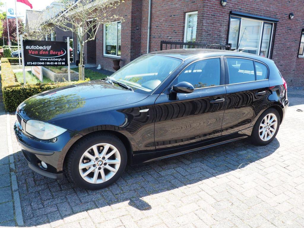 BMW 1-serie 116i (bj 2006), Zwart, Handgeschakeld, Benzine, BMW