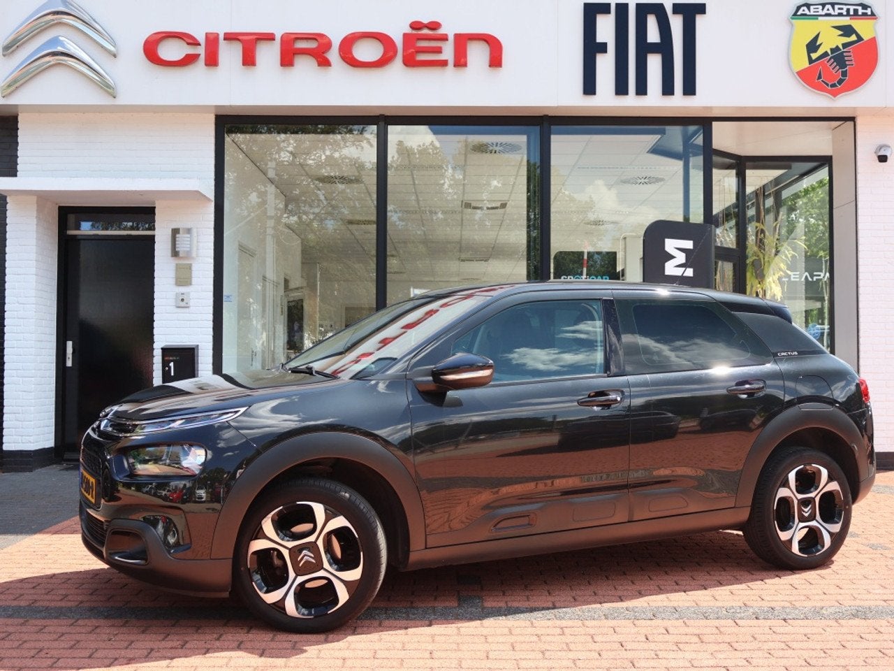 Citroën C4 Cactus PureTech 110PK H6 S&S Business, Rijklaarp, Auto's, Citroën, Stof, Gebruikt, 1199 cc, Lichtsensor