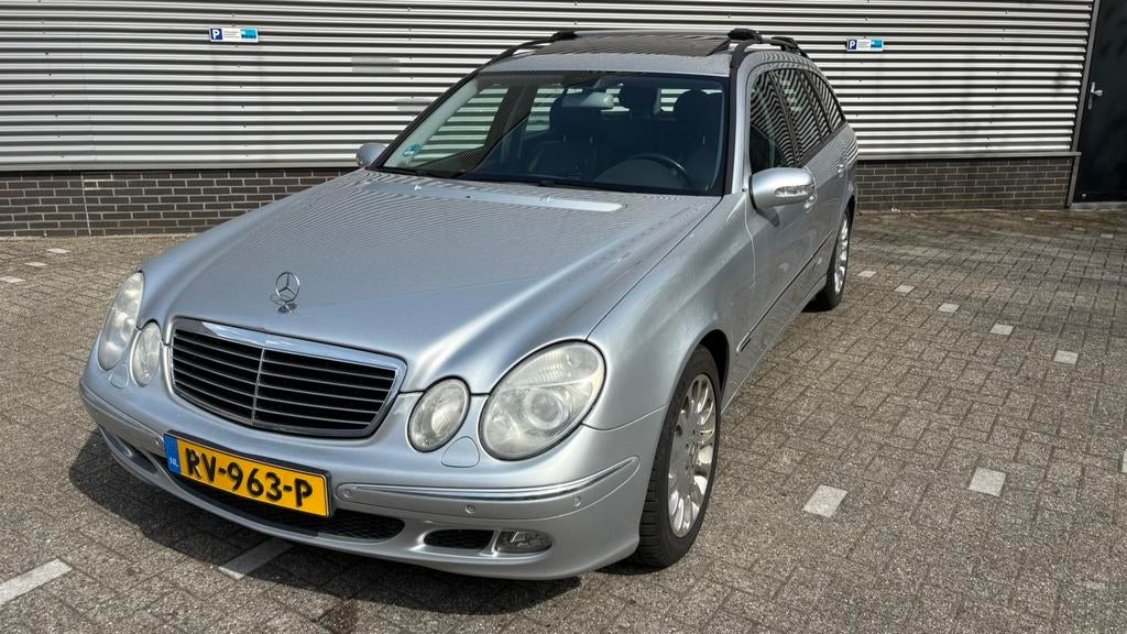 Mercedes-Benz E-Klasse 5.0 E500 Combi AUT 2005 Grijs, Auto's, Automaat, Achterwielaandrijving, 8 cilinders, 4966 cc