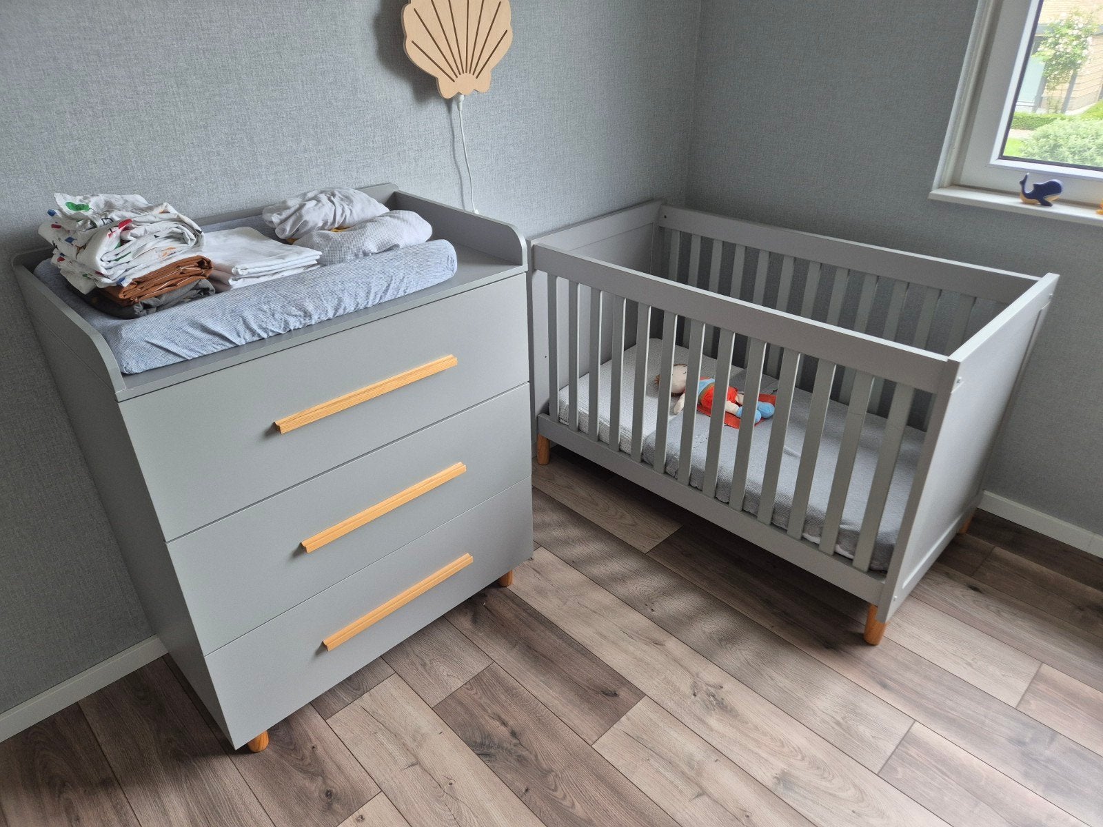 Babybedje en commode van Baby & Tiener, Gebruikt, 70 tot 85 cm, 140 tot 160 cm, Ophalen
