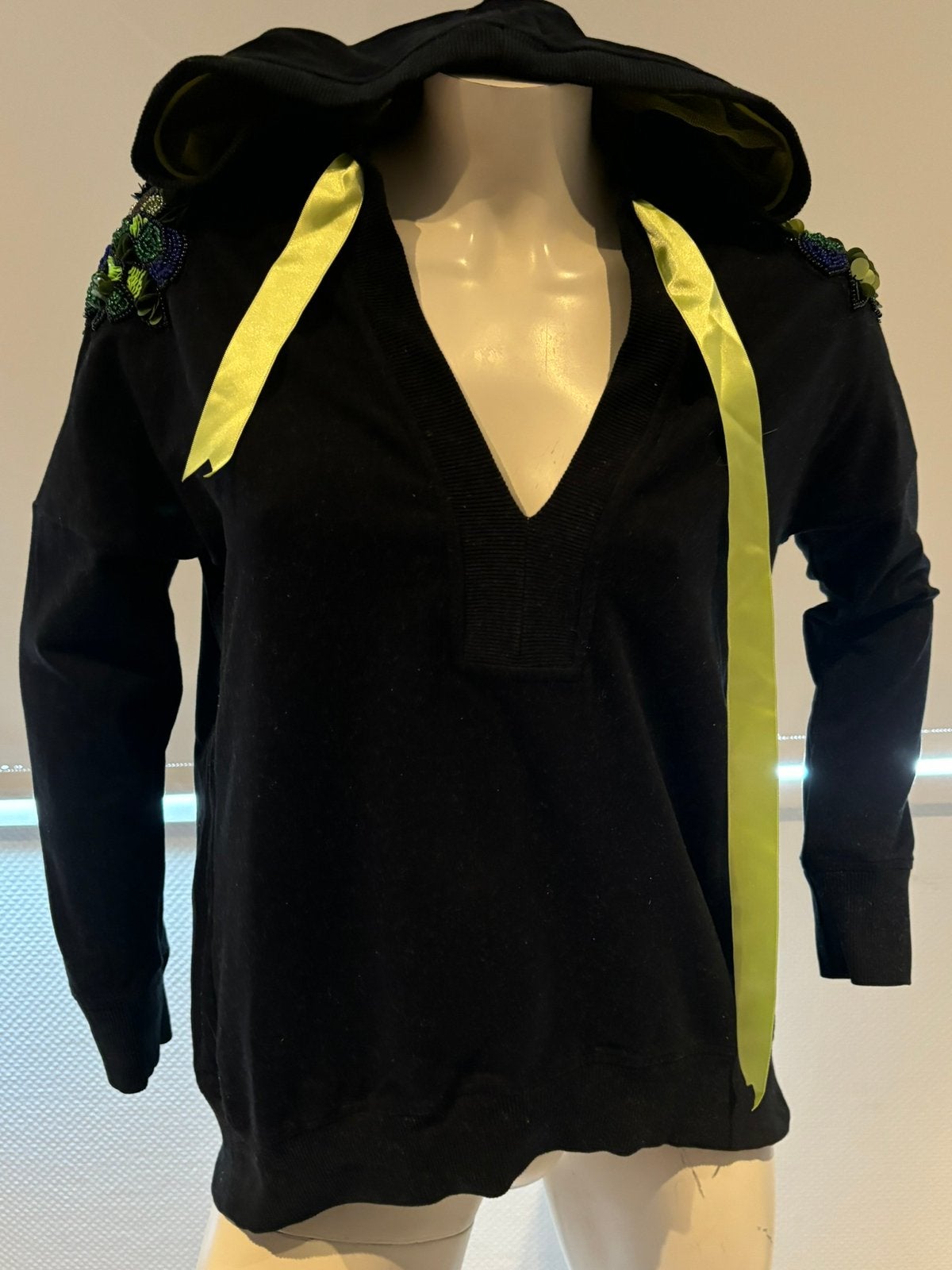 Jijil sweater met kralen maat 38, Maat 38/40 (M), Zwart, Ophalen of Verzenden, Zo goed als nieuw
