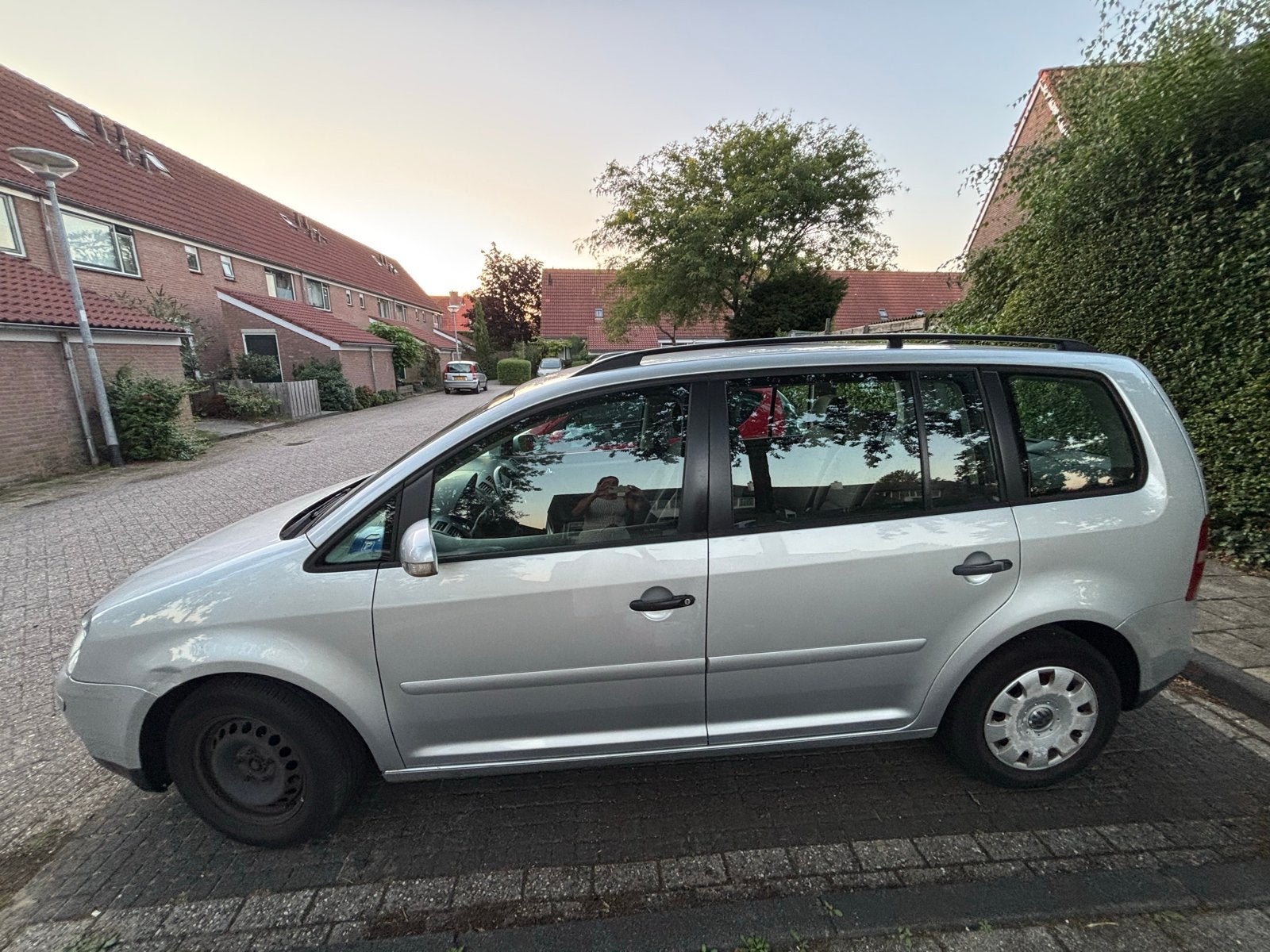 Volkswagen Touran 1.6 75KW 2006 Grijs, Auto's, Voorwielaandrijving, Stof, 4 cilinders, 1200 kg