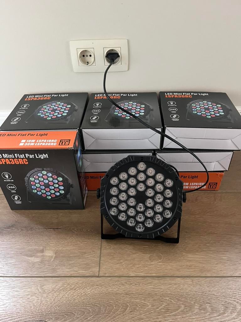 8x Led Par RGB 3in1 met afstandsbediening, Muziek en Instrumenten, Licht en Laser, Ophalen of Verzenden, Zo goed als nieuw, Licht