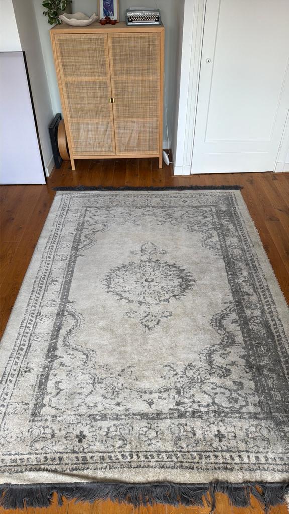 Vloerkleed 240 x 170 voor een flesje wijn :-), Ophalen, Gebruikt, 150 tot 200 cm, 200 cm of meer