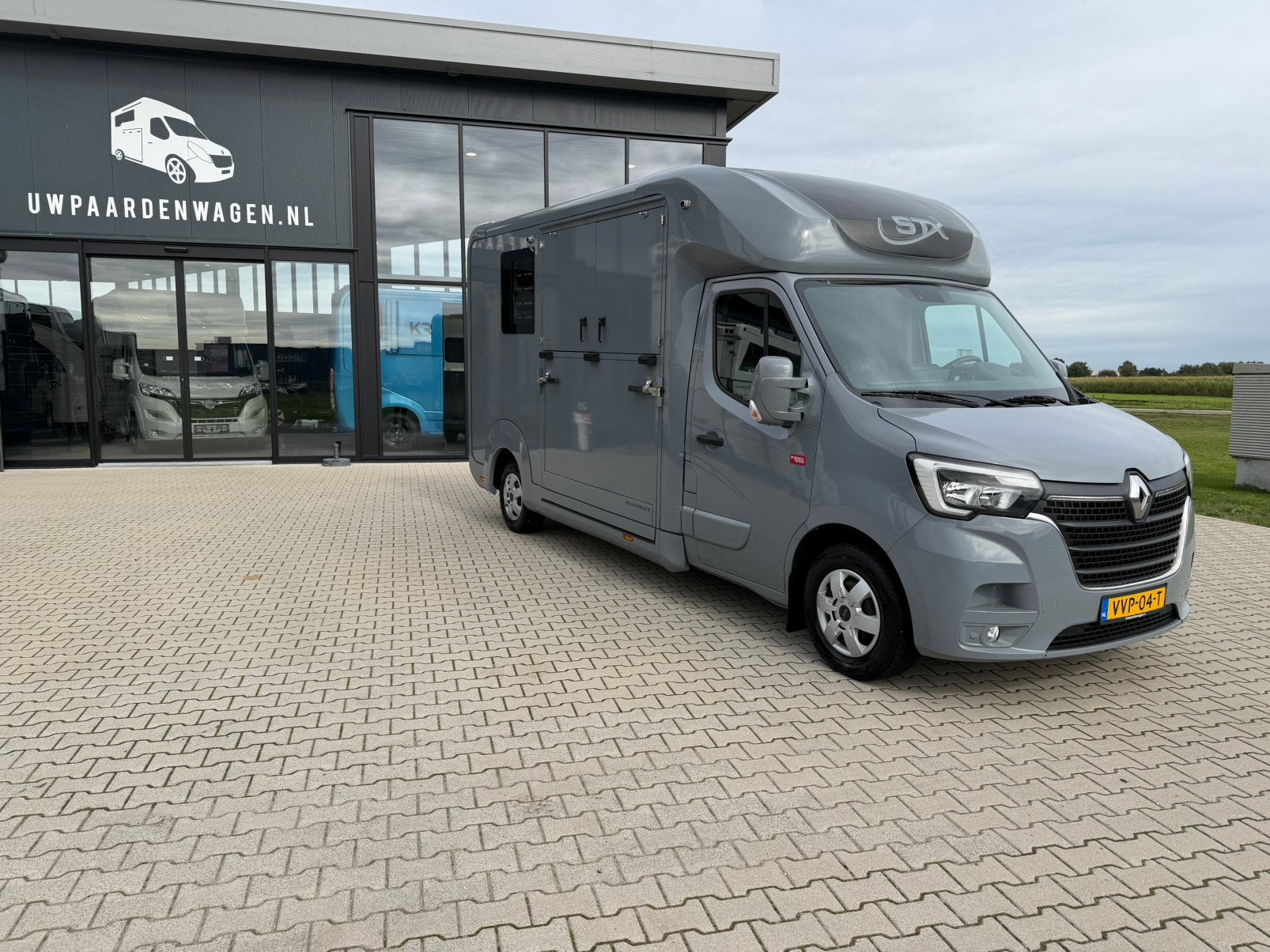 Foto 2 van Renault STX >AUTOMAAT<  paard-en-wagen Paardenvrachtwagen