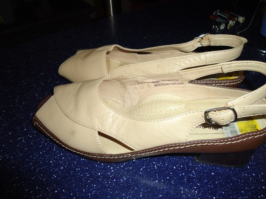 schoenen mt 38 merk medicus, Medicus, Beige, Ophalen of Verzenden, Sneakers of Gympen