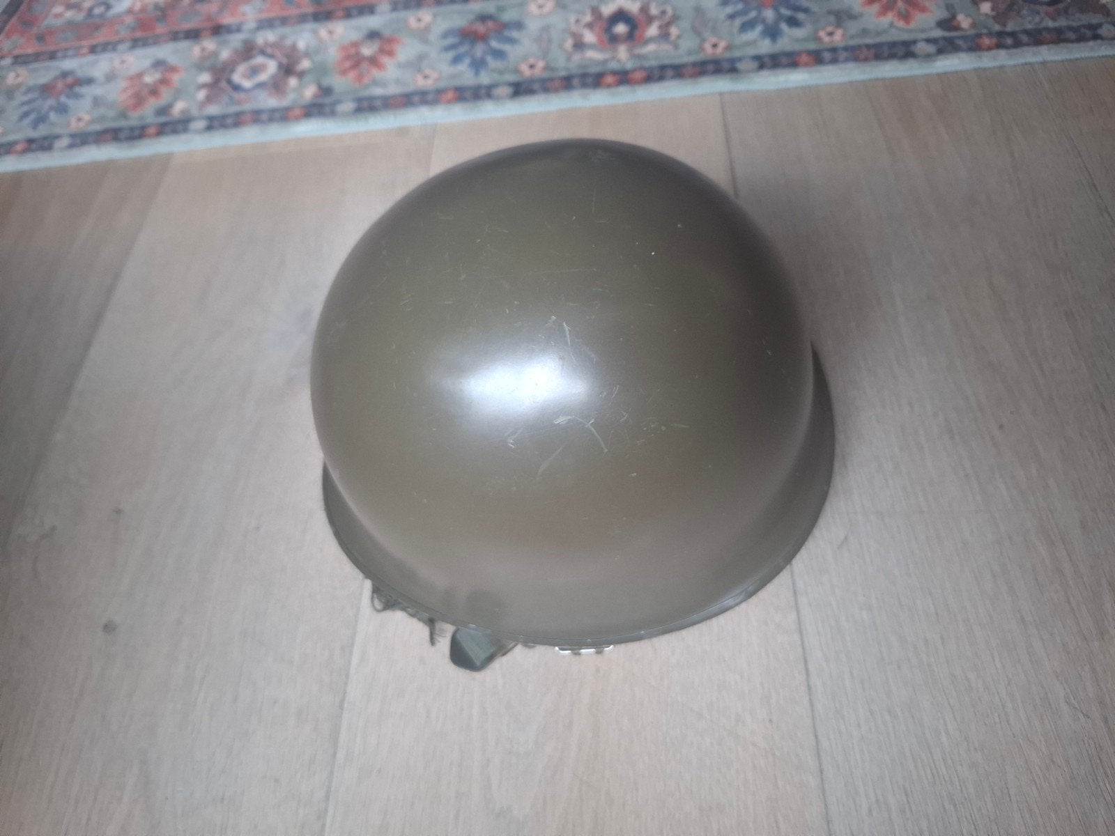 Landmacht helm uit 1982 met net, Verzamelen, Ophalen of Verzenden, Landmacht, Helm of Baret