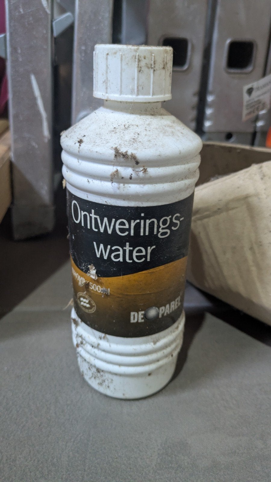 Gratis 4 flesjes ontweringswater af te halen, Ophalen