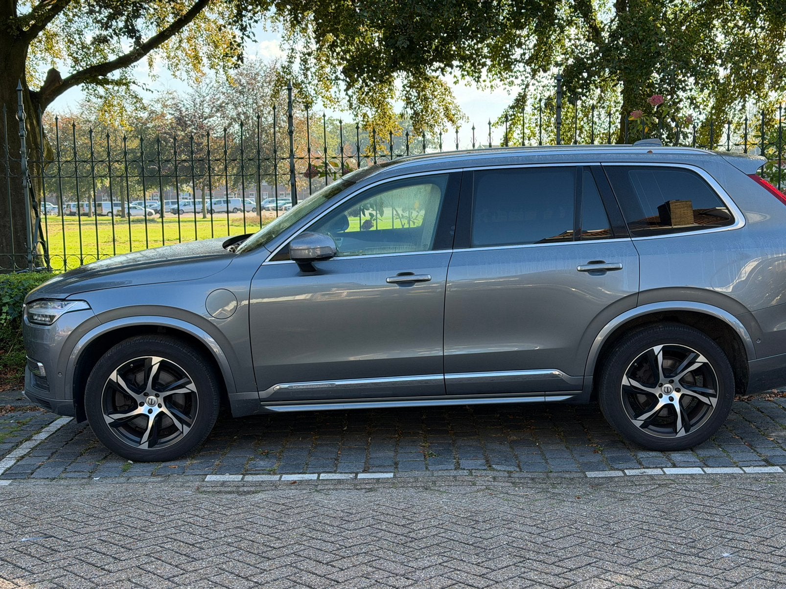 Volvo XC90 2.0 T8 Twin Engine AWD Inscription 2015 Grijs, Auto's, Dealer onderhouden, Beige, 1969 cc, 320 pk