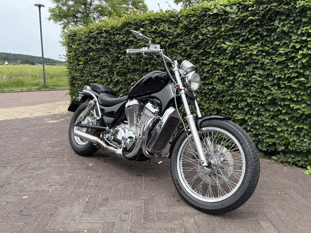 Suzuki VS 700 Intruder, Motoren, Motoren | Suzuki, Cardan-aandrijving, 2 cilinders, Gebruikt, Particulier
