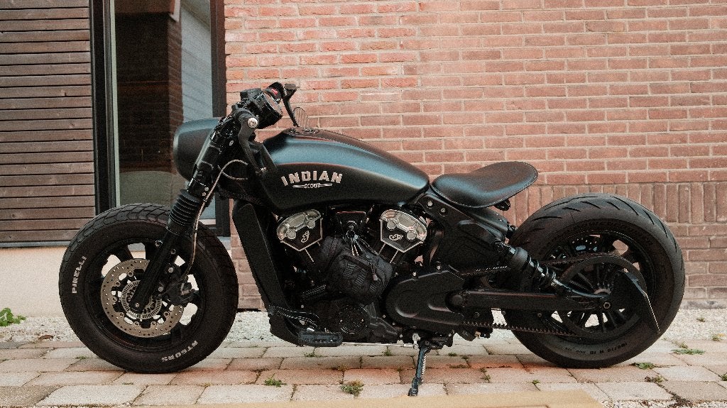 Indian Scout Bobber Custom 2023 Black Smoke, 2 cilinders, Occasion, Sportuitlaat, Particulier