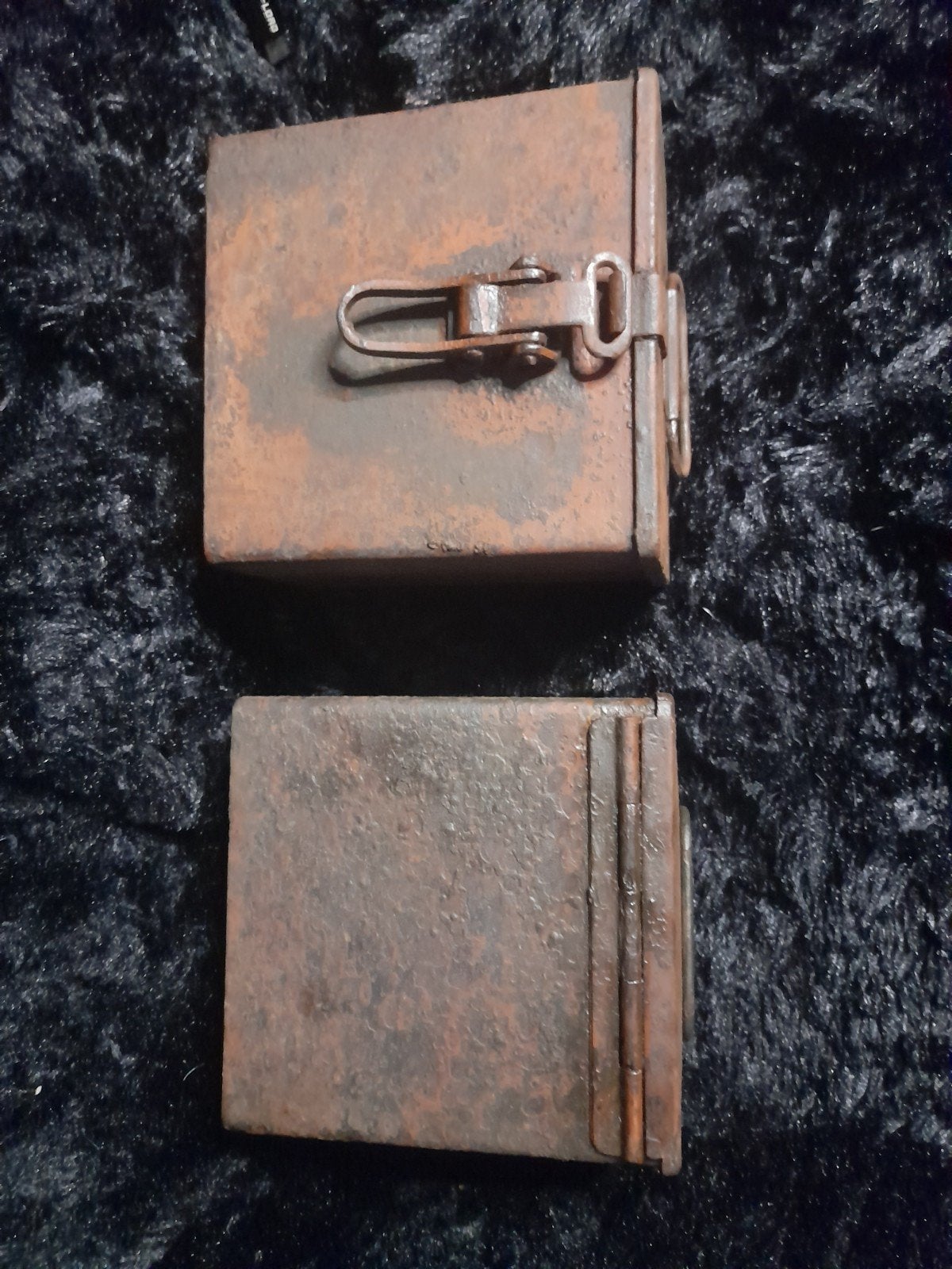 Duits kistje  STG44, Verzamelen, Militaria | Tweede Wereldoorlog, Ophalen of Verzenden, Duitsland, Kist of Geocache