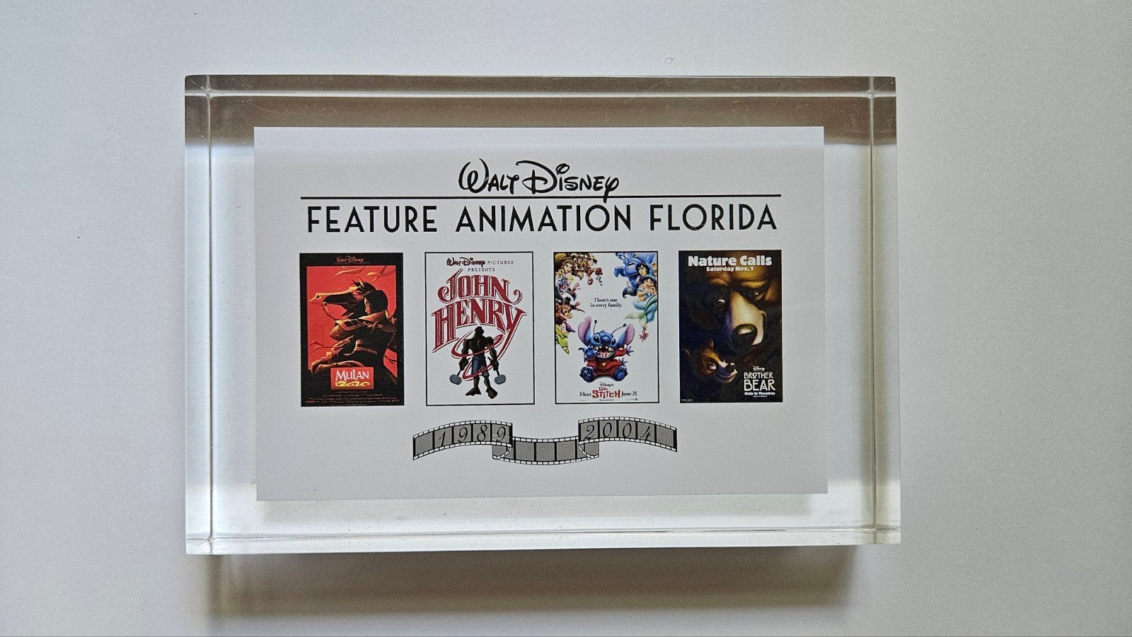 Disney acryl display voor medewerkers, Ophalen of Verzenden, Overige figuren