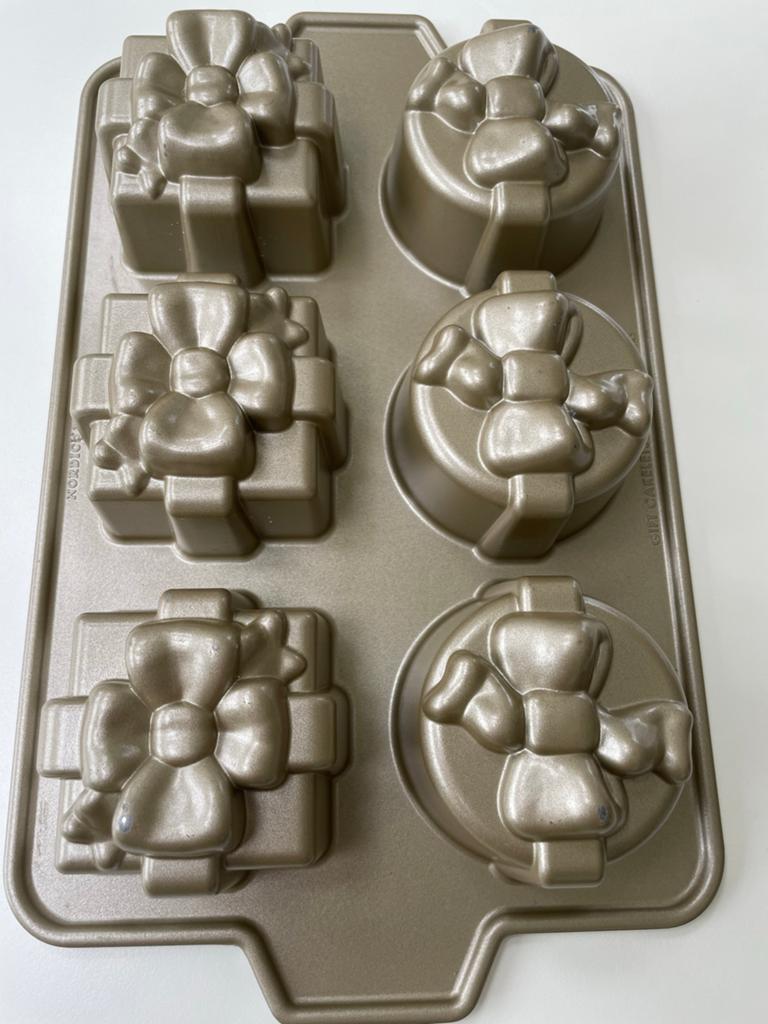 Nordic Ware Gift Cakelets Bakvorm - Retired Model, Ophalen of Verzenden, Gebruikt