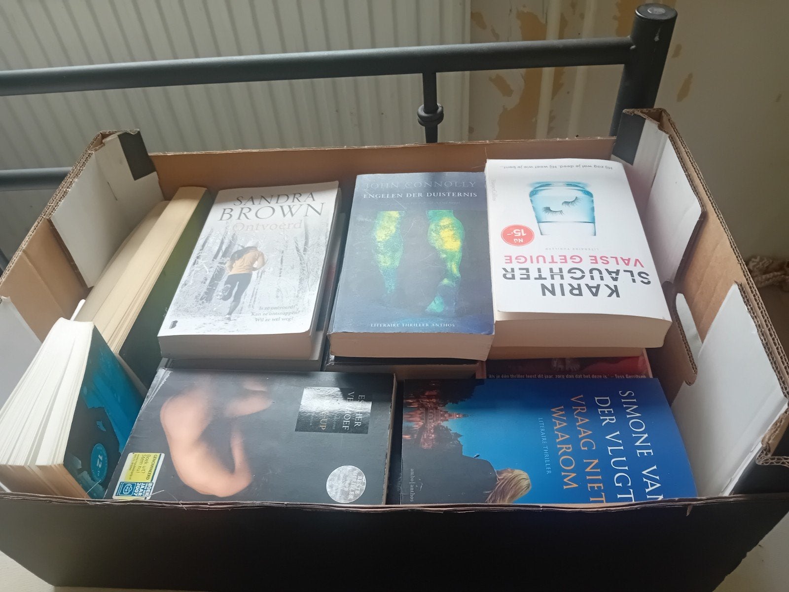 35 boeken, Boeken, Thrillers, Ophalen, Zo goed als nieuw
