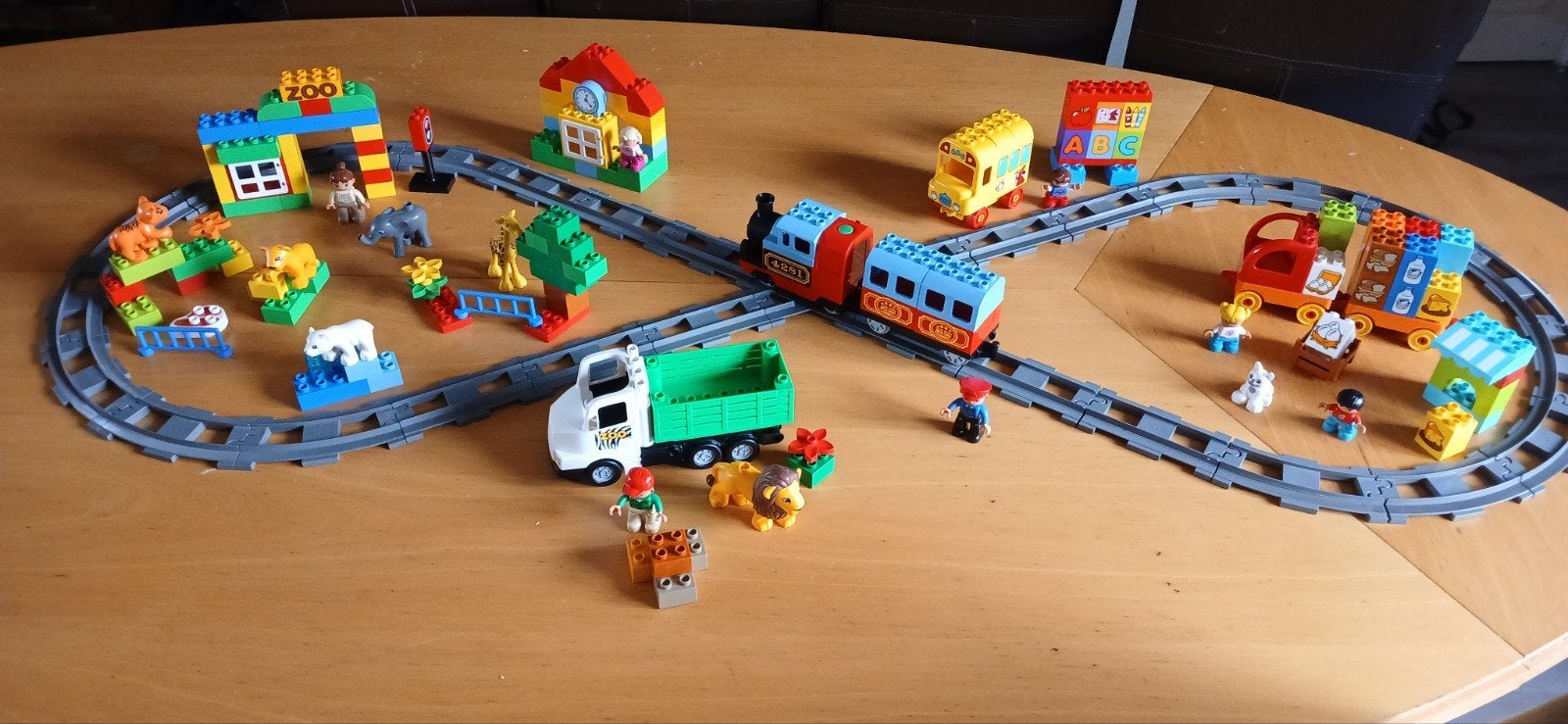 Duplo 10507 Elektrische trein met 4 extra sets, Ophalen of Verzenden, Zo goed als nieuw, Duplo, Complete set