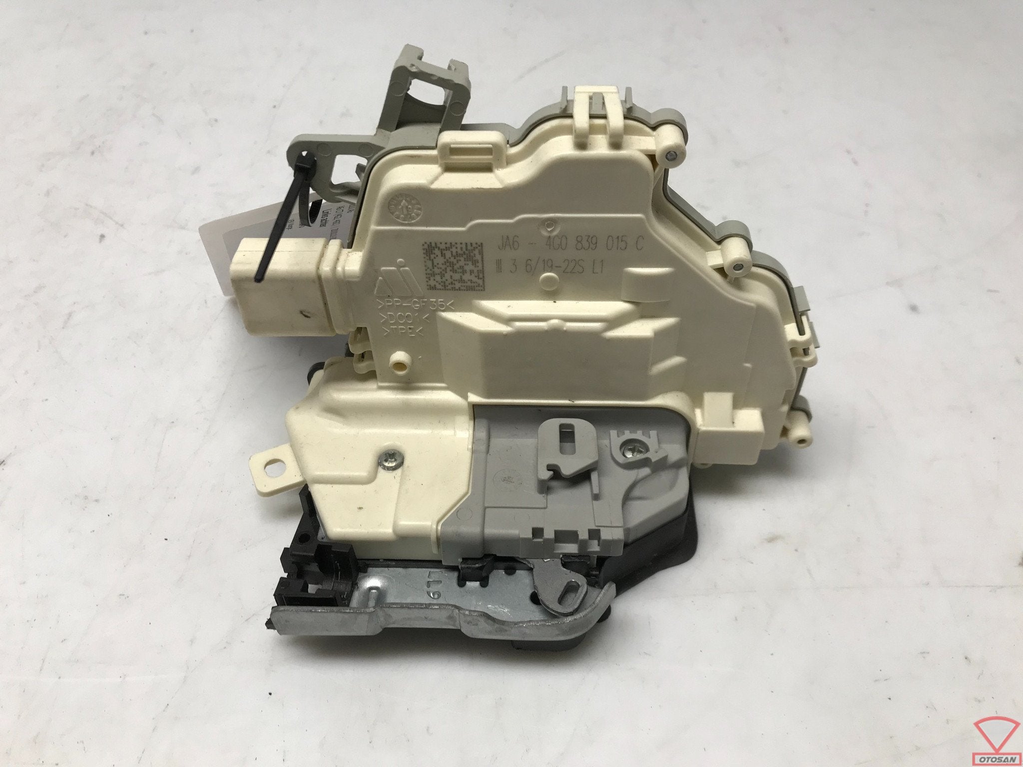 Audi VW Deurslot Portierslot Links Achter 4G0839015C, Gebruikt, AUDI AG, Auto-Union-Strasse 1
85045  Ingolstadt, DE, Kundenbetreuung@audi.de