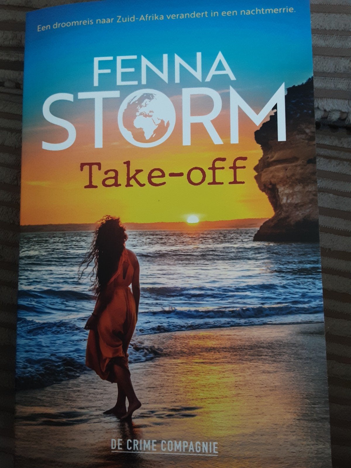 Fenna Storm - Take-off: Een droomreis verandert in nachtmer, Ophalen of Verzenden, Zo goed als nieuw, Fenna Storm, Nederland