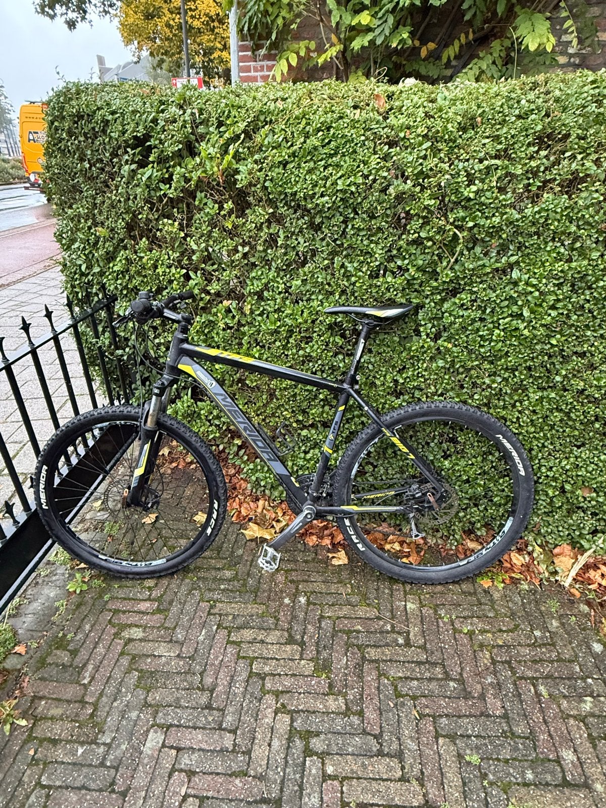 Merida TFS Mountainbike met Vitesse-logo en helm, Ophalen, Gebruikt, Overige maten, Heer of Dame