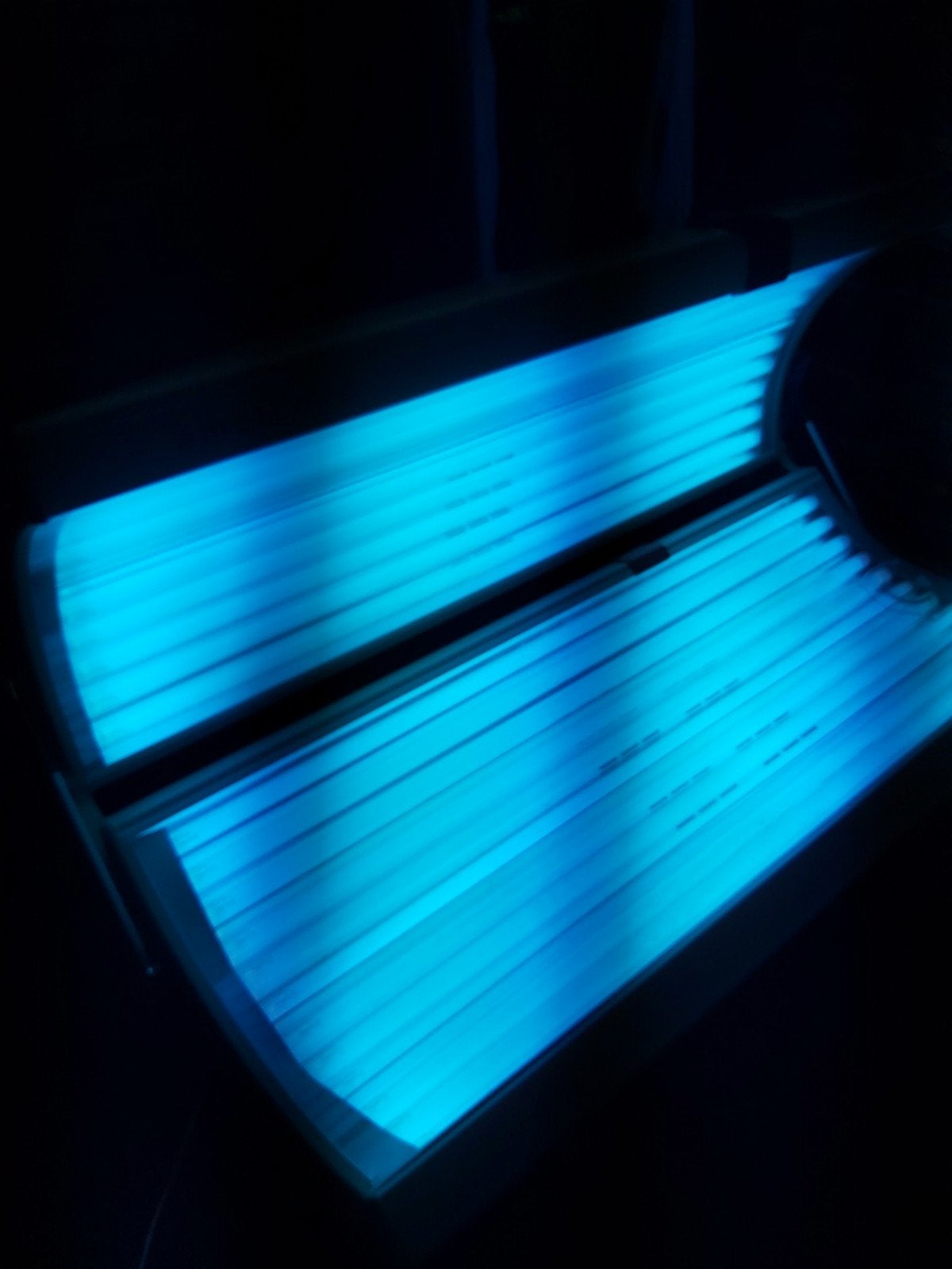Alisun Ambiance Zonnebank - Dubbelzijdig, Witgoed en Apparatuur, Ophalen, Zo goed als nieuw, Zonnebank dubbelzijdig, 15 lampen of meer