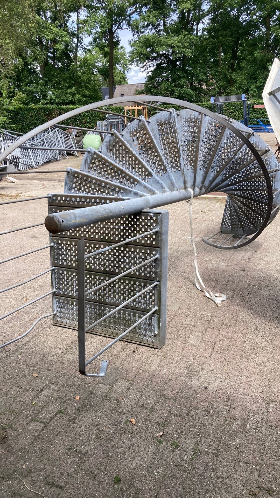 Stalen wenteltrap spiltrap, Ophalen, 2 tot 4 meter