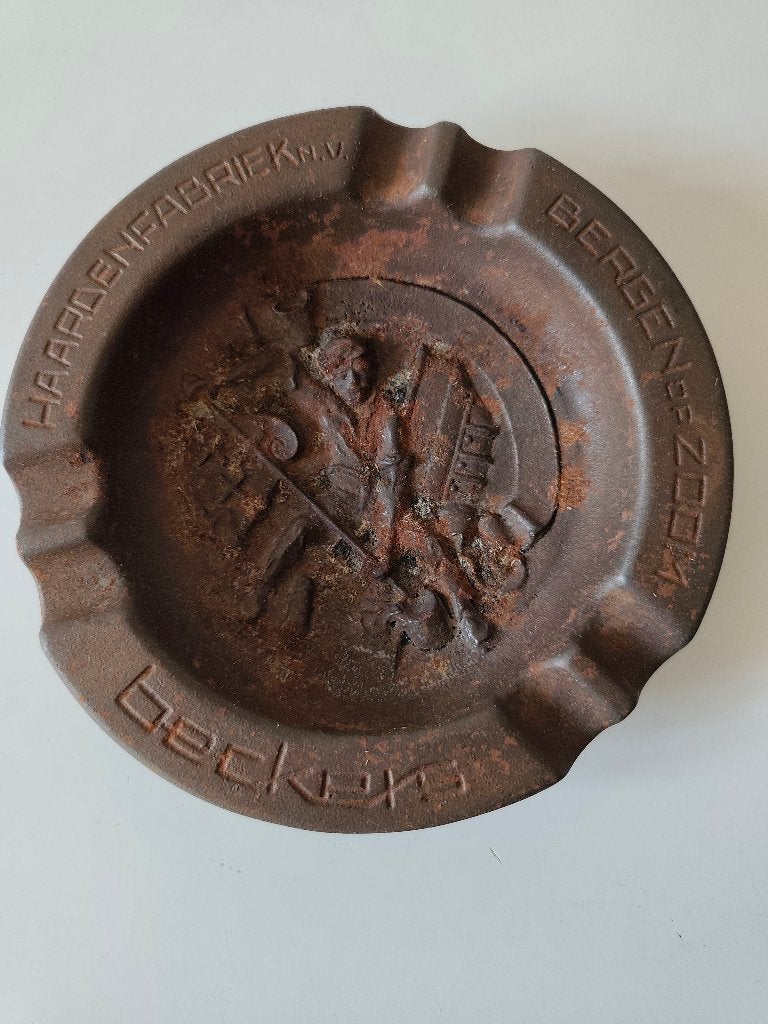 Zeldzame antieke asbak haardenfabriek Bergen op Zoom, Ophalen