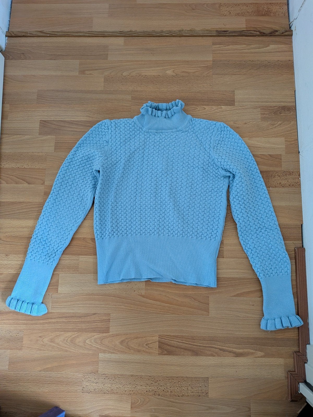 Schattig lichtblauw crop truitje met col en reliëf, maat S, Ophalen of Verzenden, Gedragen, Maat 36 (S), Blauw