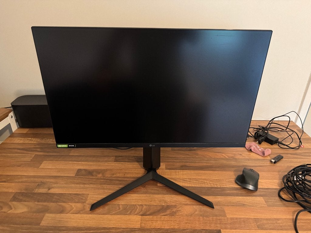 LG UltraGear 27GP850-B Zwart, IPS, 101 t/m 150 Hz, Zo goed als nieuw, 1 tot 2 ms