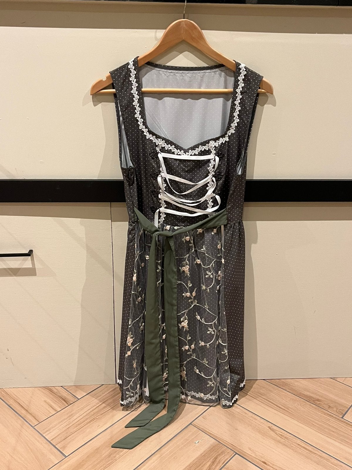 Oktoberfest Dirndl, Kleding | Dames, Maat 42/44 (L), Ophalen of Verzenden, Kleding, Overige thema's