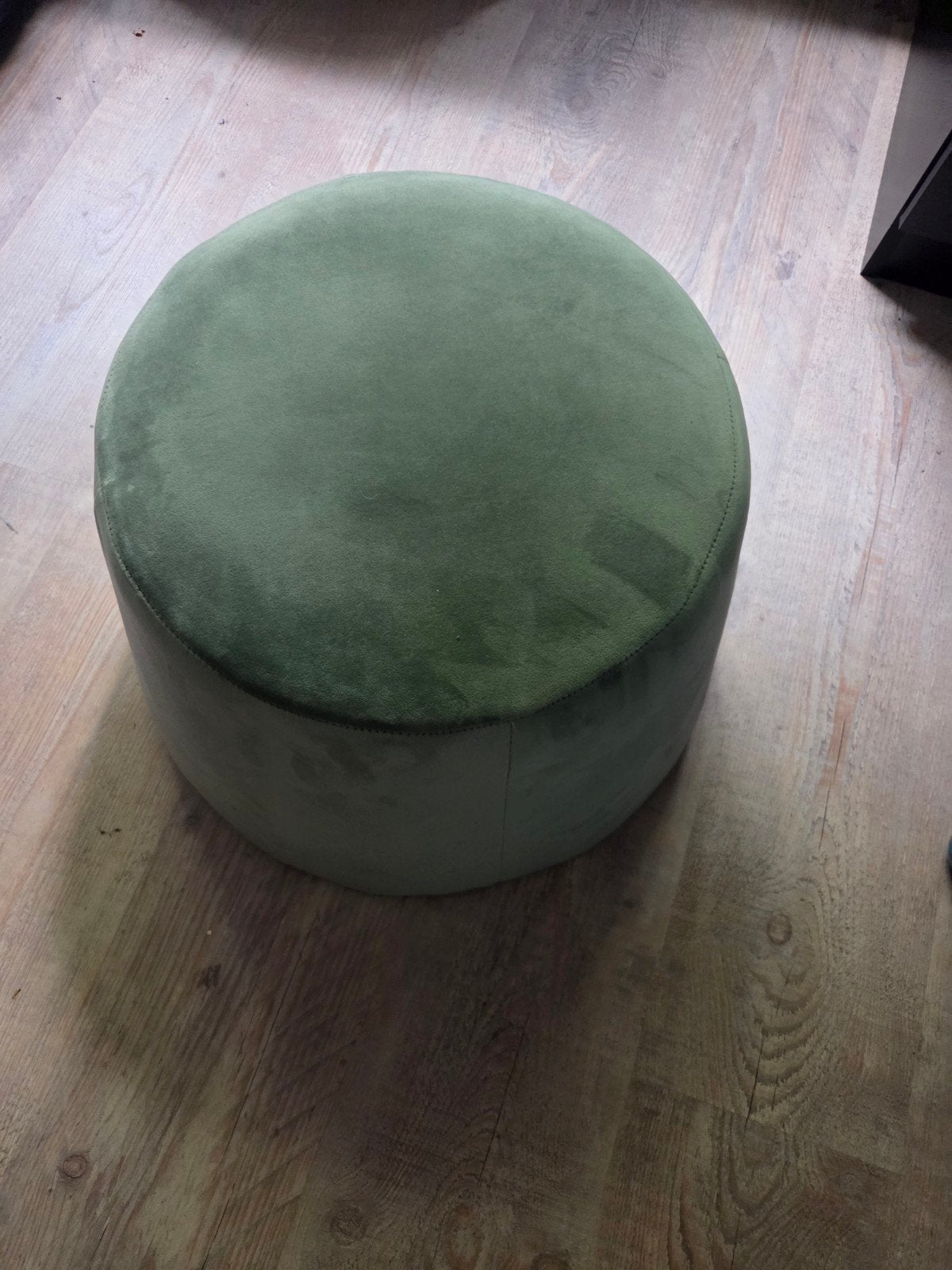 Groene velvet poef - Zo goed als nieuw, Ophalen, Minder dan 50 cm, Rond, Minder dan 50 cm