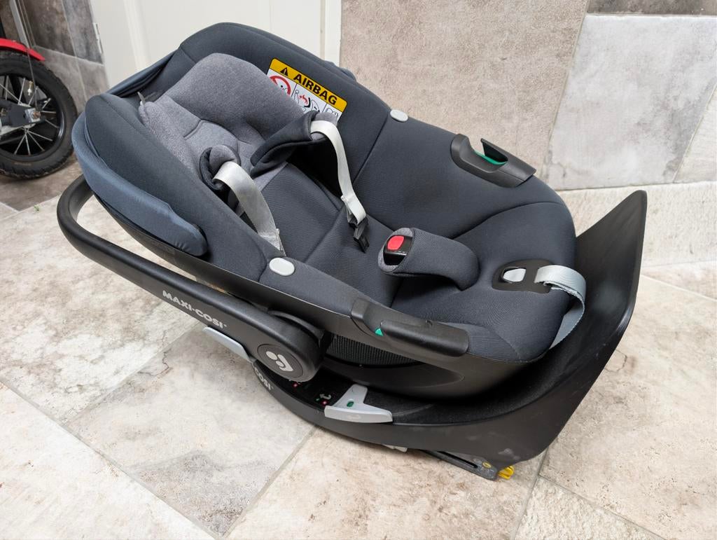 Maxi-Cosi Pebble 360 + FamilyFix 360 basis, Kinderen en Baby's, Autostoeltjes, Ophalen, Zo goed als nieuw, 0 t/m 13 kg, Maxi-Cosi