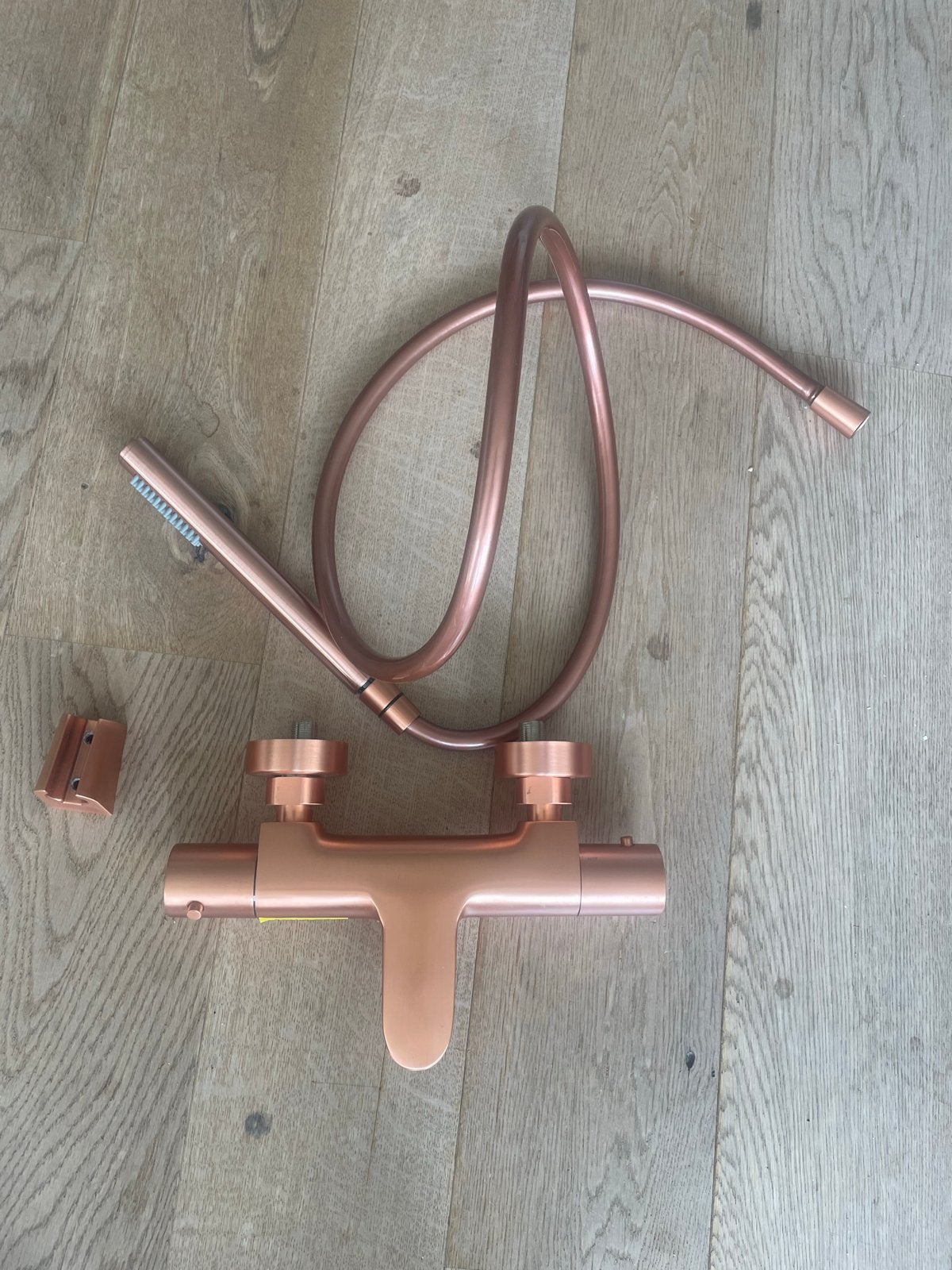 Wiesbaden Geborsteld koperen badthermostaat en handdouche., Ophalen of Verzenden, Nieuw, Koper, Douche