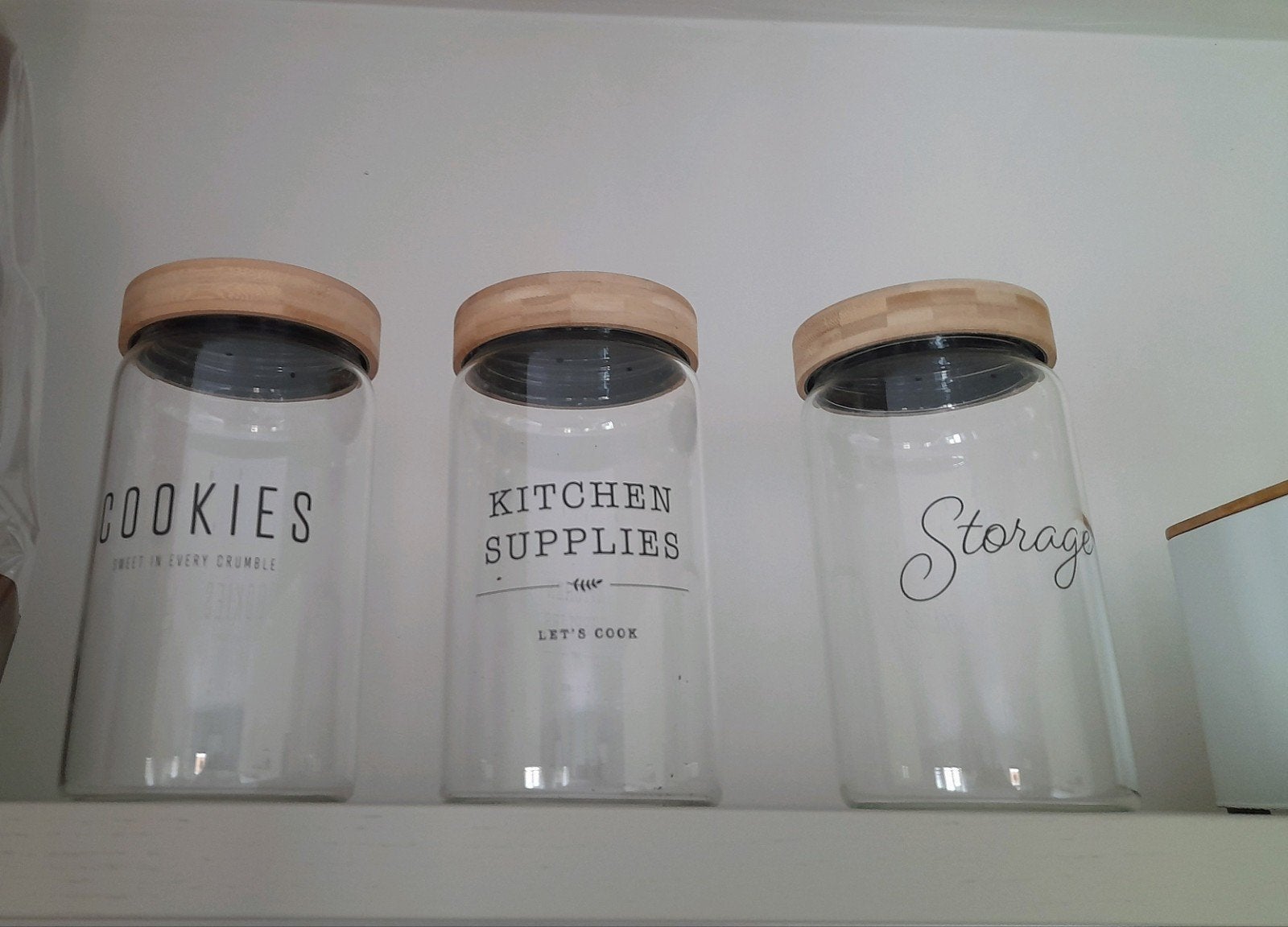 nieuw 3x voorraadpot +bamboe deksel zwart tekst cookies enz, Zwart, Nieuw, Ophalen of Verzenden, Modern